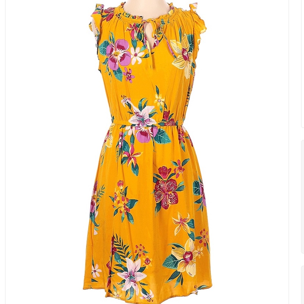 Host Pick-Beautiful Old Navy Floral Print Casual Dress in Size Small